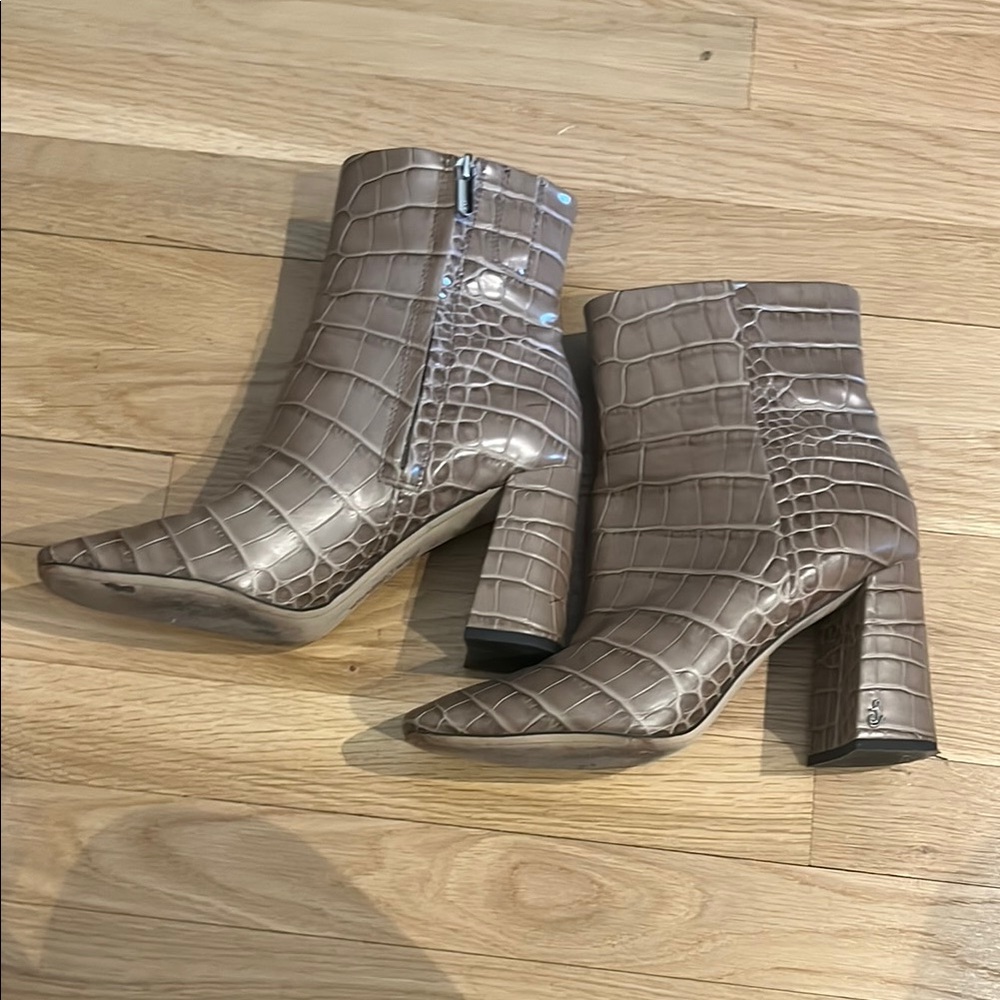 Sam Edelman 8 1/2  Crocodile-Embossed Tan Ankle Boots